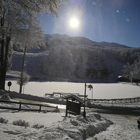 Albergo Diana Cerreto Laghi Buitenkant foto