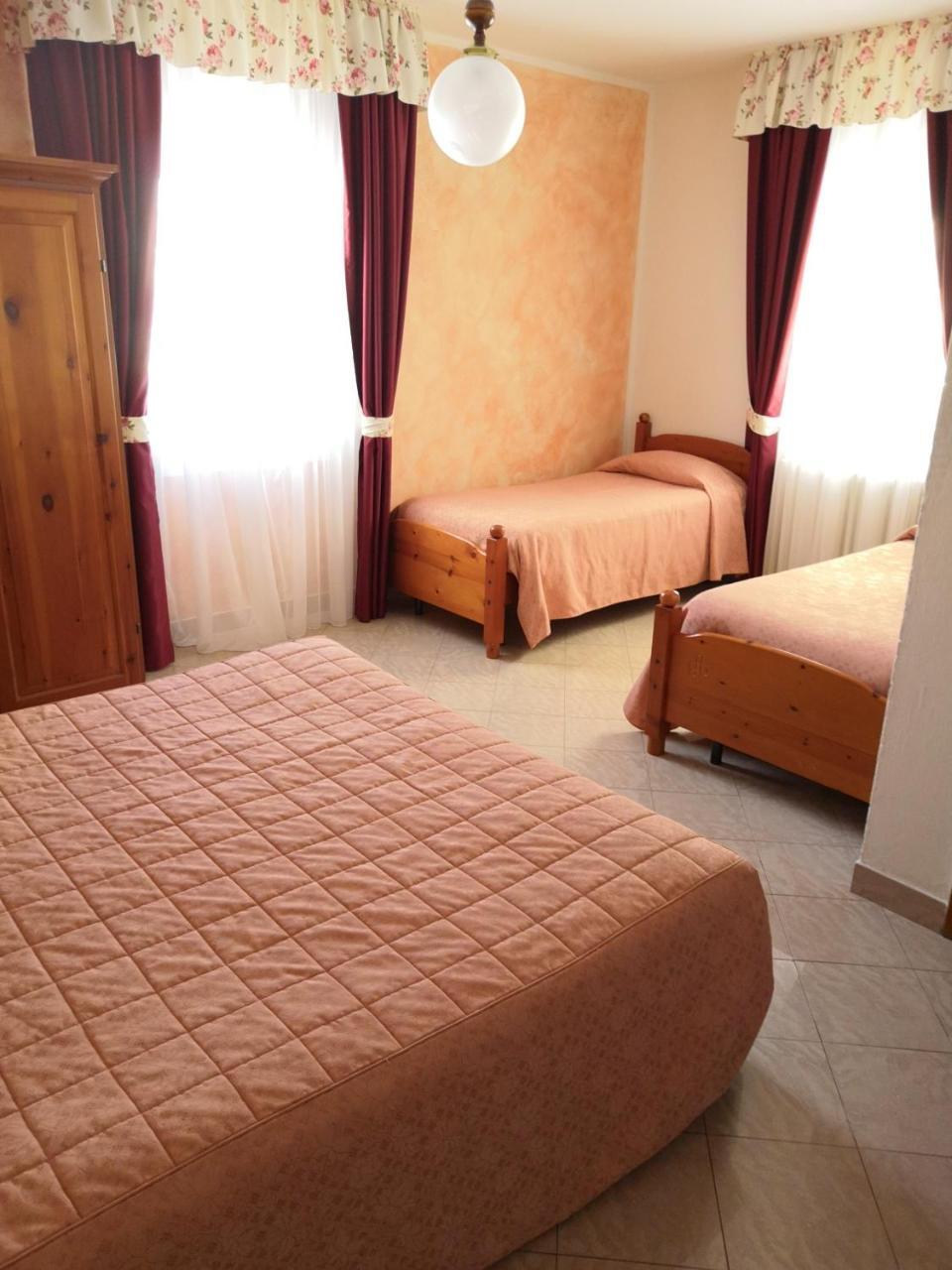 Albergo Diana Cerreto Laghi Buitenkant foto
